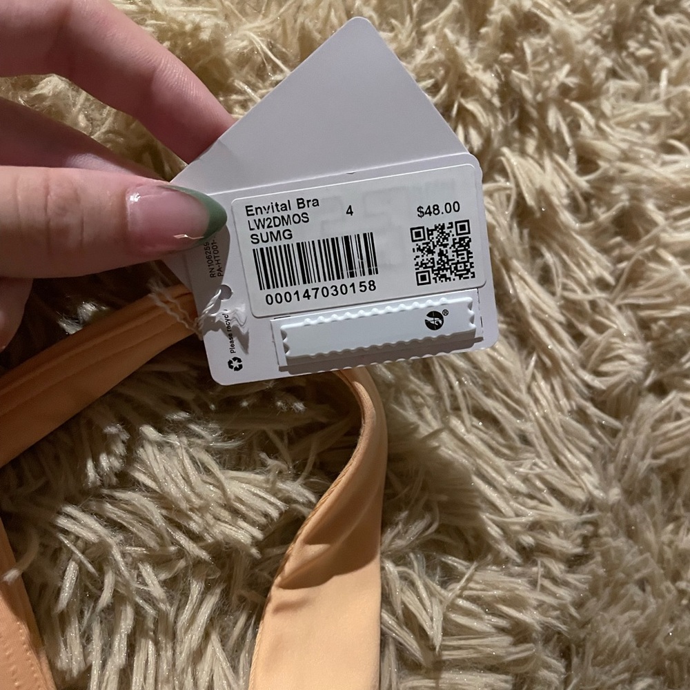 Lululemon bra - Picture 2 of 3